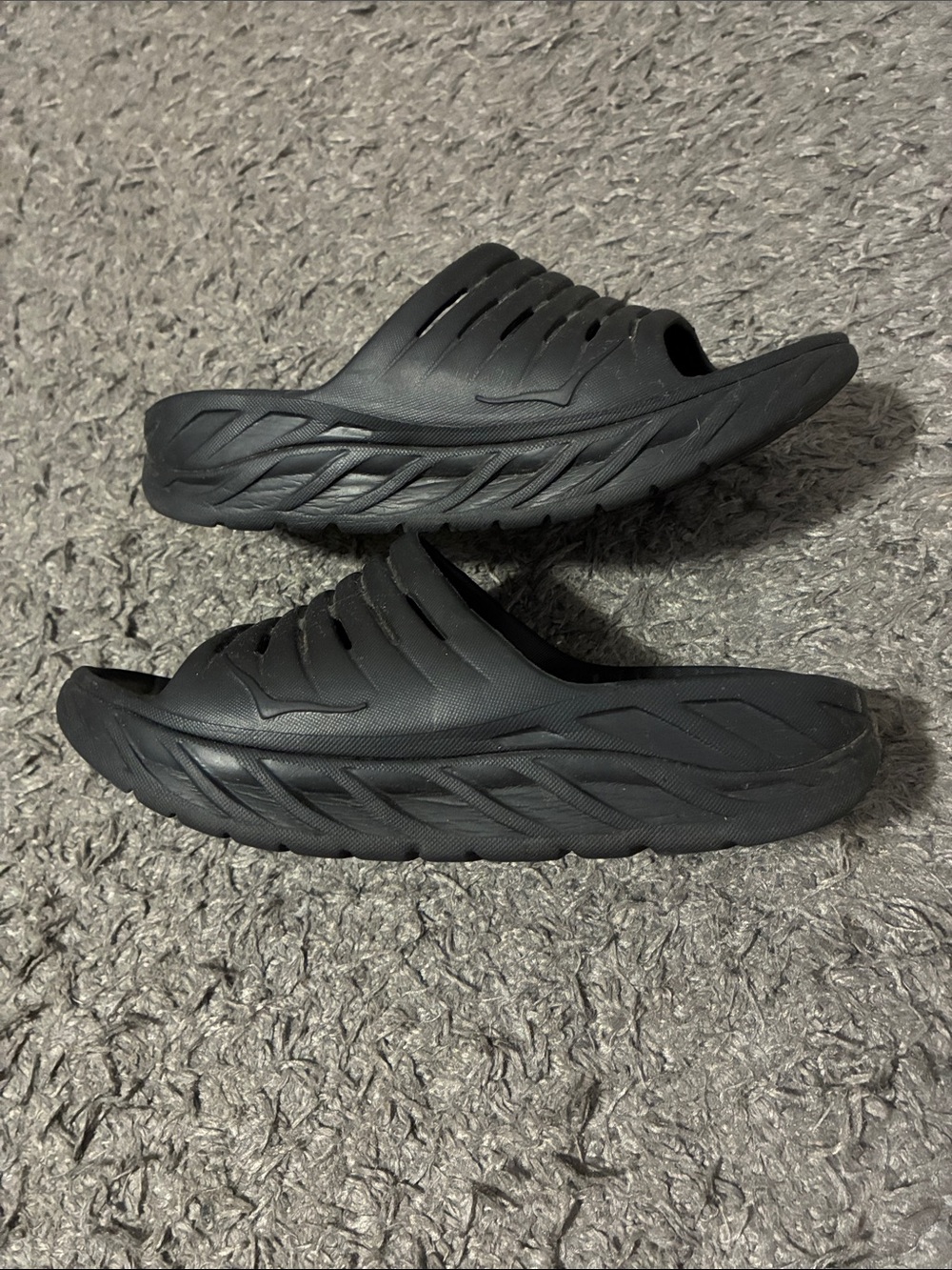 Hoka Ora recovery slides